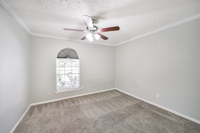 Photo - 22203 Fincastle Dr