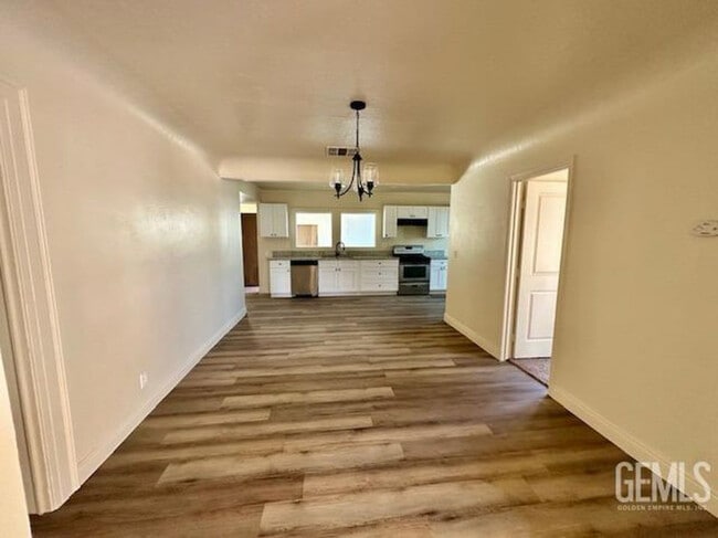 Photo - 220 Pacific St