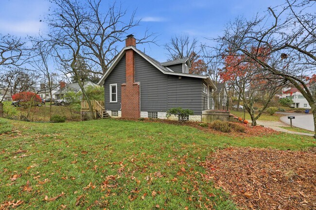 Photo - 557 E Weisheimer Rd