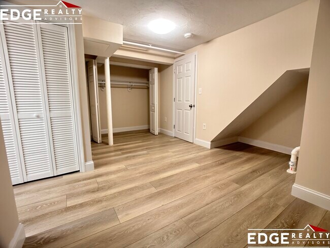 Photo - 10 E Boulevard Rd Unit B