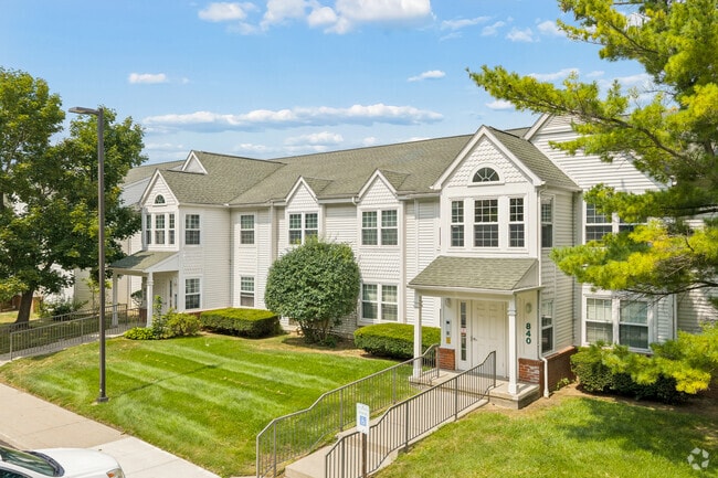 Crystal Lake Apartments