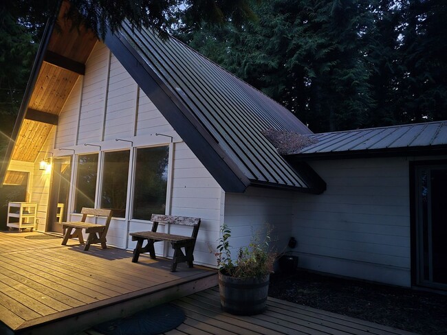 Building Photo - Charming 2-Bedroom Retreat in Ferndale Rental