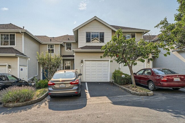 Building Photo - Ideally Located 3 Bed 3.5 Bath w/ Attached... Rental