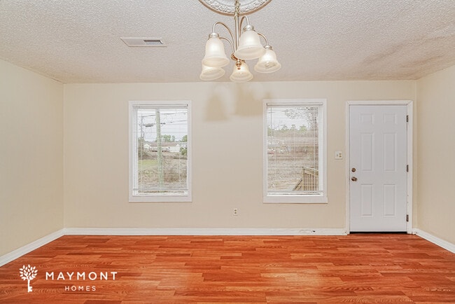 Photo - 732 Spring St