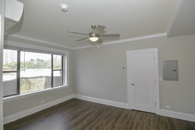 Photo - 817 W Lakeside Pl Unit 605