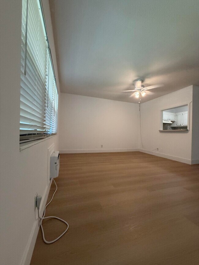 Photo - 63 Norwich C