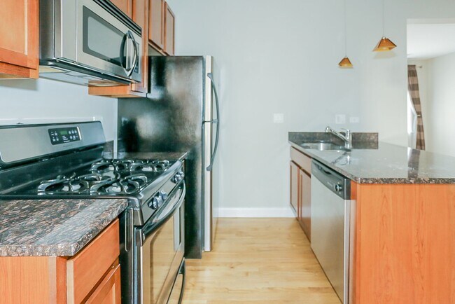 3804 N Marshfield Ave Unit 2