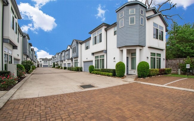 Building Photo - 8930 Spring Knoll Forest Dr