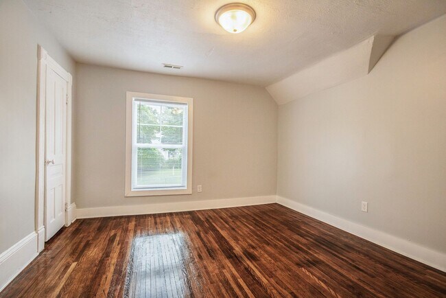 Photo - 800 Clancy Ave NE Unit 2