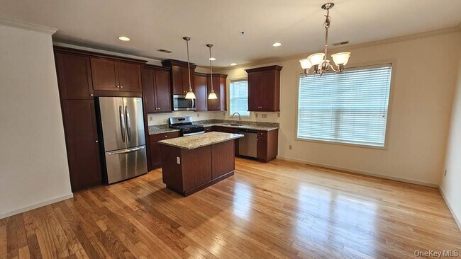 Photo - 305 Canter Ct
