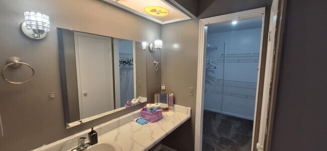 6567 Montrose Trail