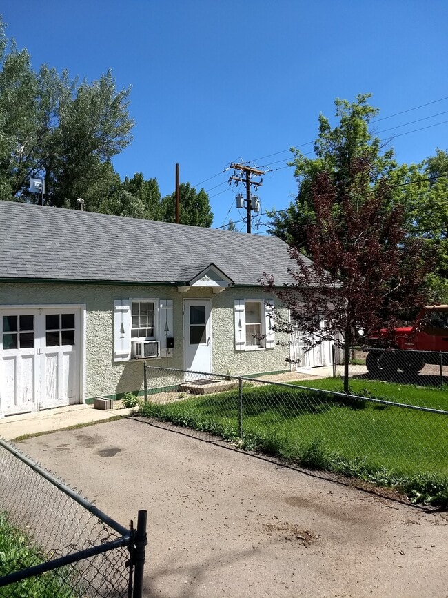 1009 S. 2nd St. #2