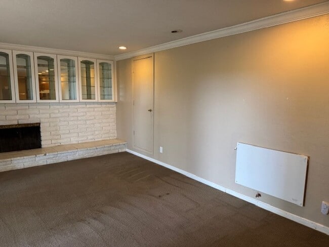 Photo - Oak Hills (15425) Unit Studio