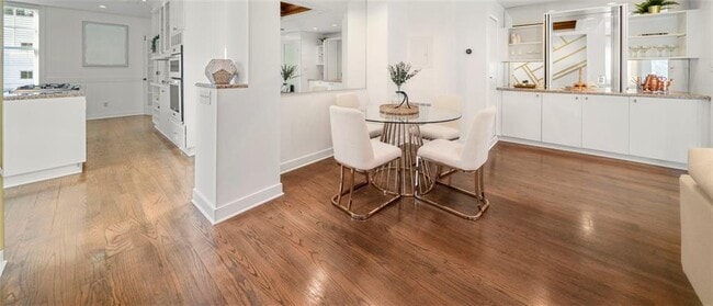 Photo - 2840 Peachtree Rd NW Unit 502