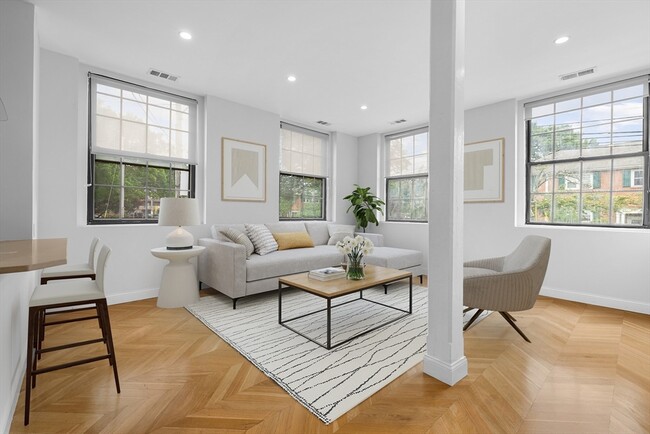 Building Photo - 21 Linden St Unit 310