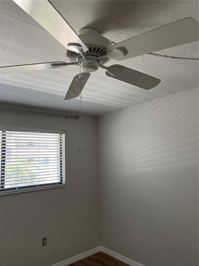 Photo - 2121 Collier Ave Unit 215