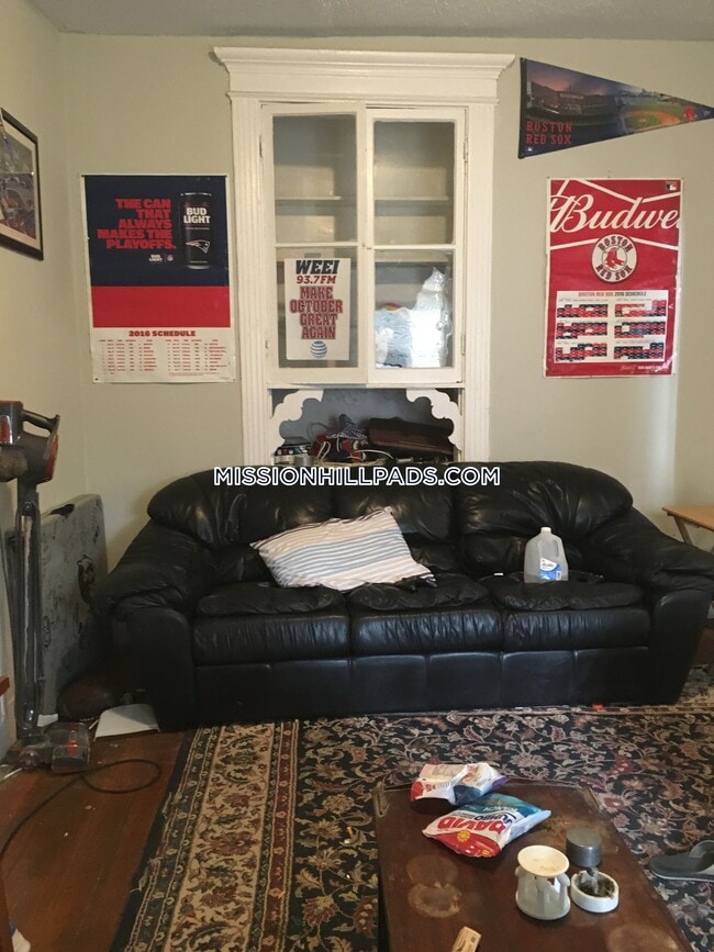 Building Photo - 887 Huntington Ave Rental