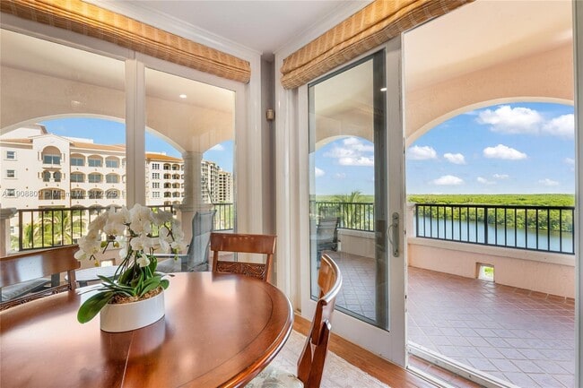 Photo - 13643 Deering Bay Dr Unidad 165