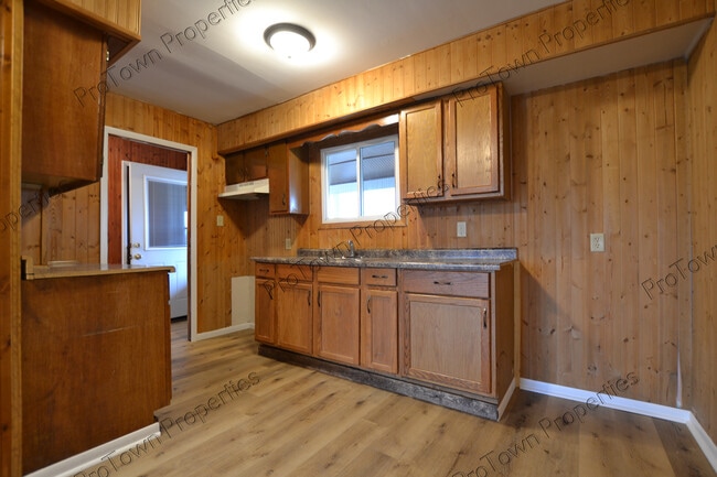 Photo - 16 S Hammes Ave