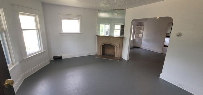 Photo - 626 E 130th St Unit UP 2nd FL