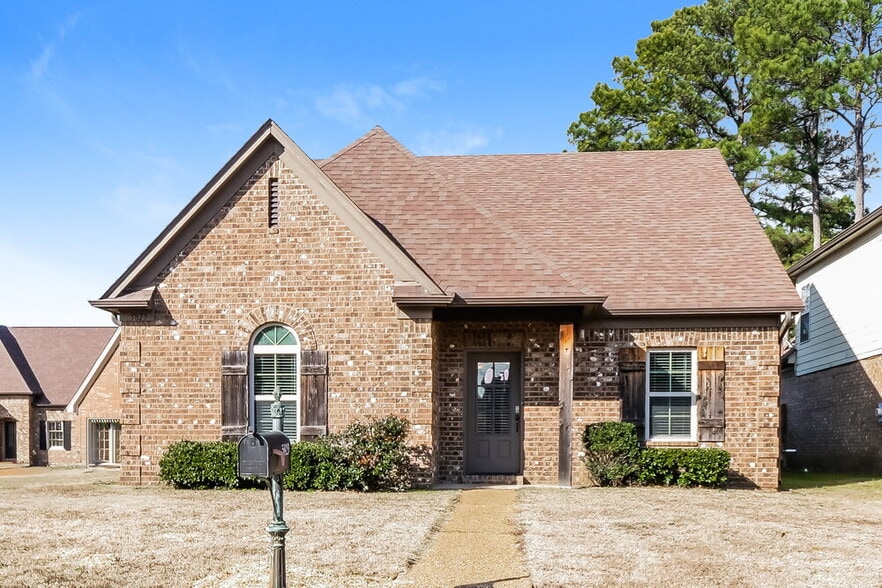 5823 Bedford Pl