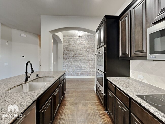 Photo - 4424 Oak Bluff Dr