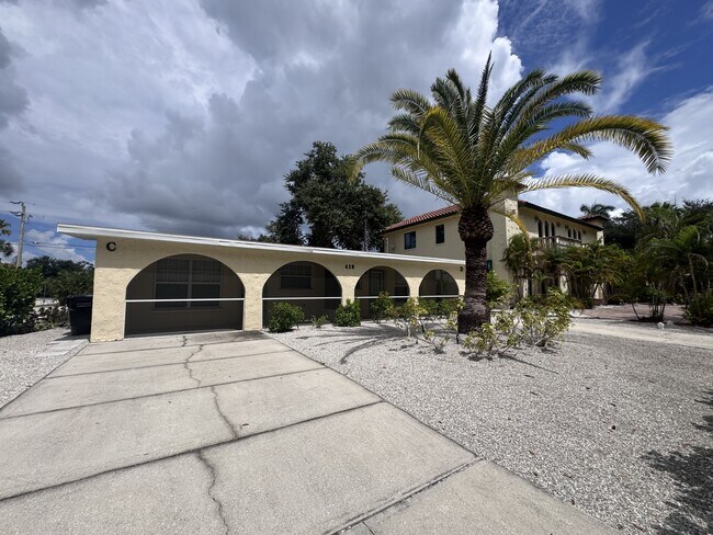 420 Palmetto Ct