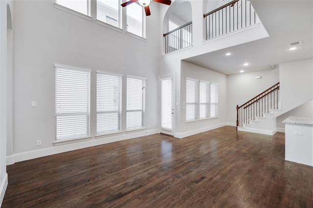 620 Surrey Ln