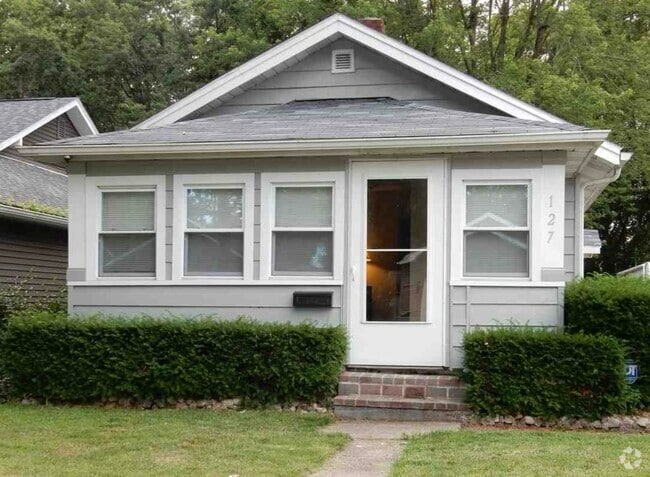 Building Photo - 127 Lawndale Ave Rental