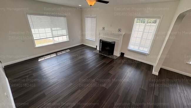 Photo - 2 bedroom 1 bathroom house located in the 93307 zipcode near E Brundage Ln/ Madison St