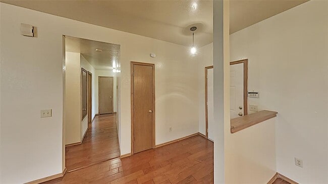 Photo - 604 Bluegrass Ln