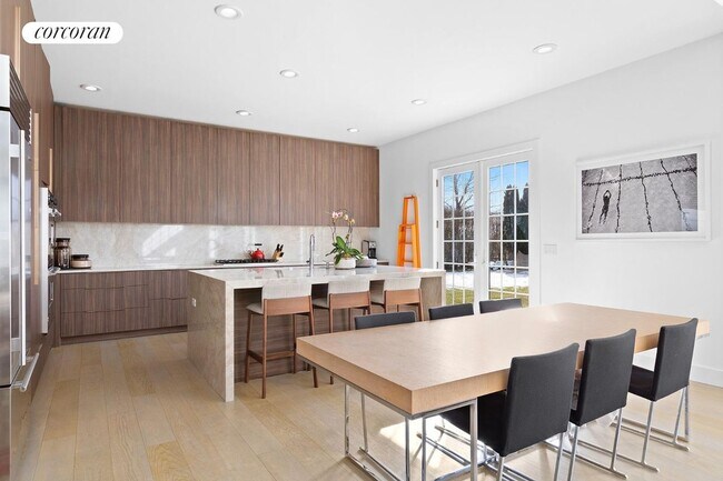 Photo - 8 Whispering Fields Ct