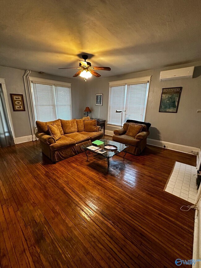 Photo - 417 Holmes Ave NE