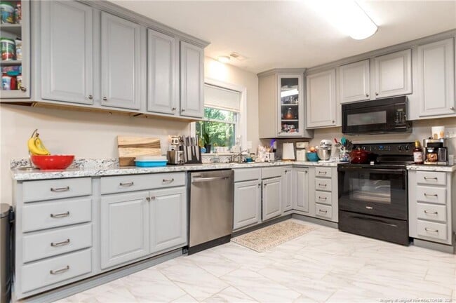 Photo - 413 Langdon St