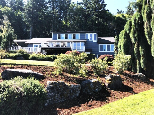 Photo - 7107 120th St NW