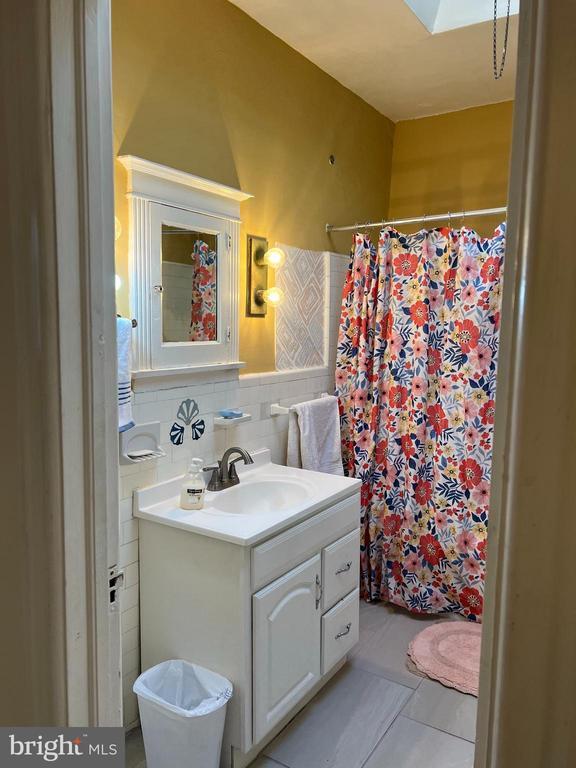 Photo - 1630 Conlyn St