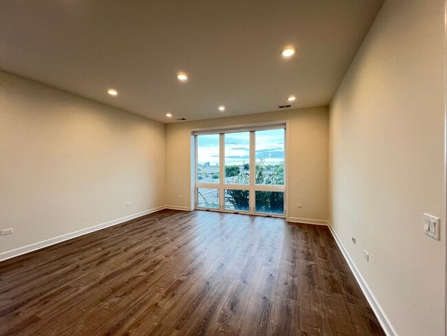 Photo - 3220 S Ashland Ave