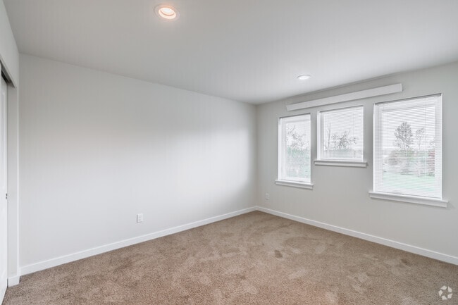 3BR, 2.5BA - 1,330SF - Primary Bedroom