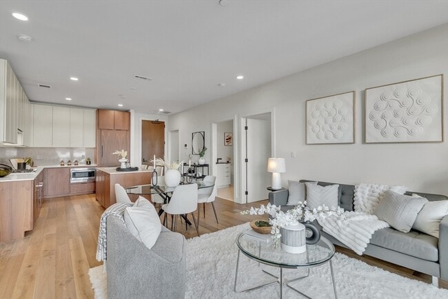 Photo - 566 Columbus Ave Unidad 509