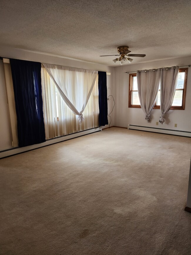 Photo - 203 Valley St