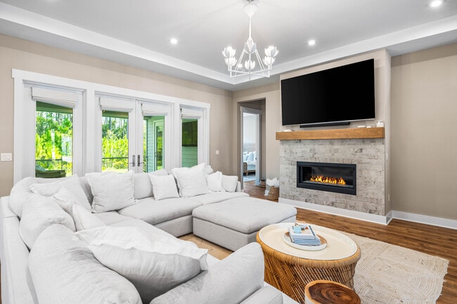 Photo - 360 Lafayette Rd Casa