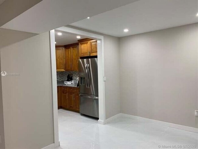 Photo - 4176 Inverrary Dr Unit 303