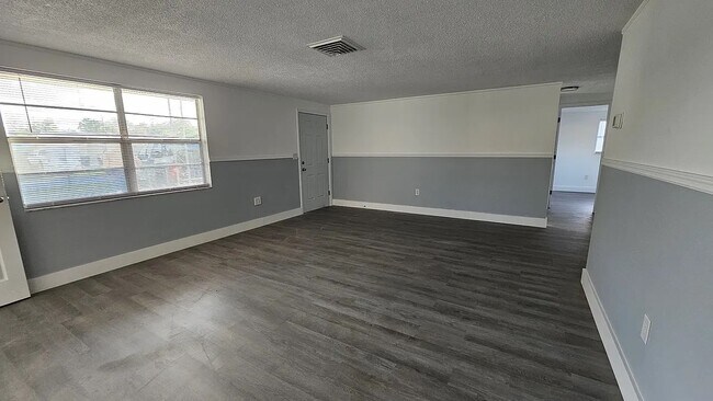 Photo - 6441 Woodland Ln