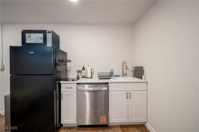 Photo - 100 N Ocotillo St