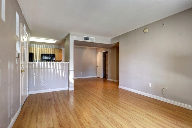 Photo - 950 Seven Hills Dr