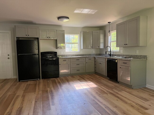 Photo - 3 Bedroom/1 Bath home for rent in Norwood