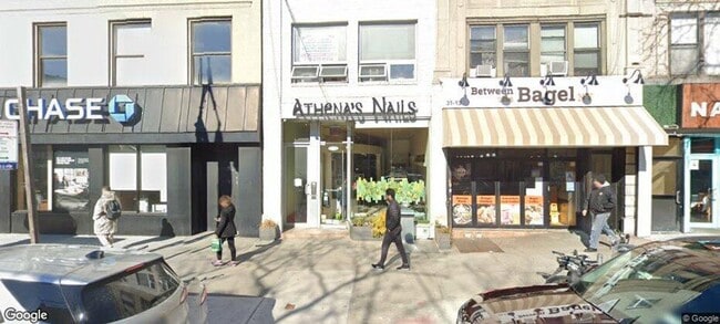 Building Photo - Rare 4 bedroom apartment in Astoria Unit 3RD FLOOR