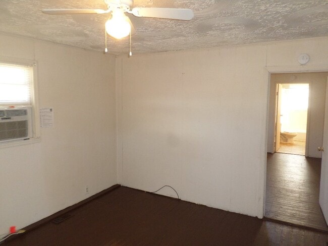 Photo - 535 Arkwright Dr