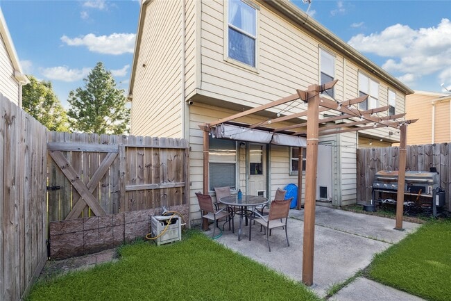 Photo - 23634 Wildwood Green Way