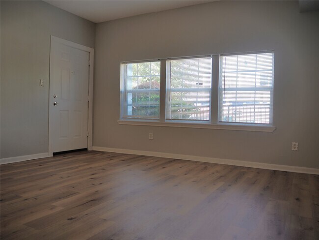 Building Photo - 3409 La Branch St Unit False